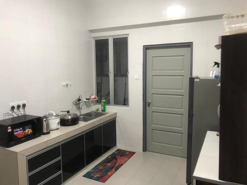 Venus Hollywood Homestay Sitiawan Seri Manjung Esterno foto